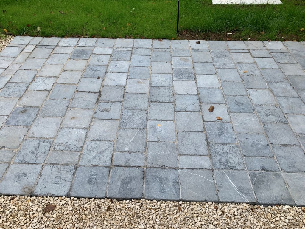 Pavés en pierre bleue près de Gruson