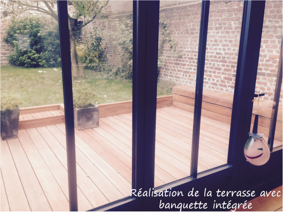 conception d'une terrasse avec banquette intégrée à La Madeleine