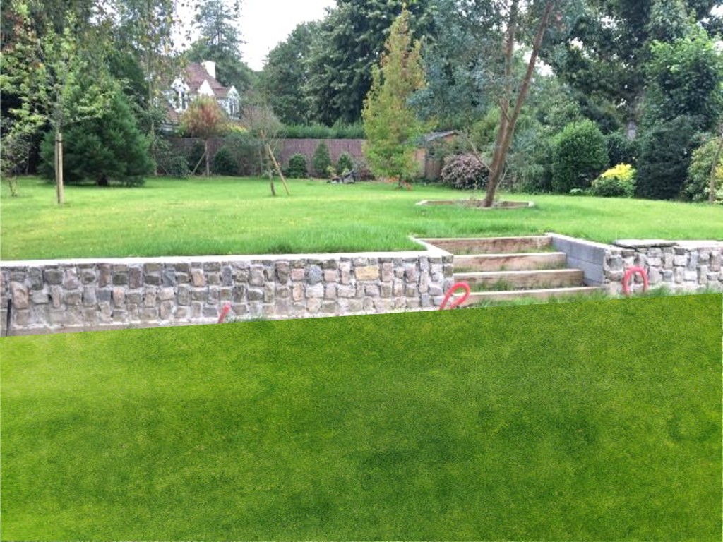 Muret en pierre et escalier en chêne près de Mouvaux