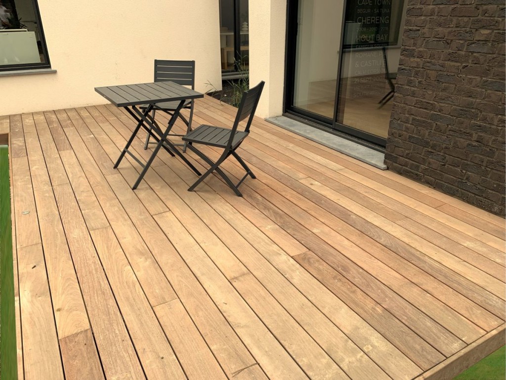 Terrasse Ipé près de Gruson